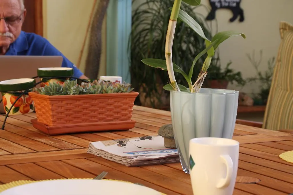 Hidden Eden Aruba Bed And Breakfast 3*, Oranjestad
